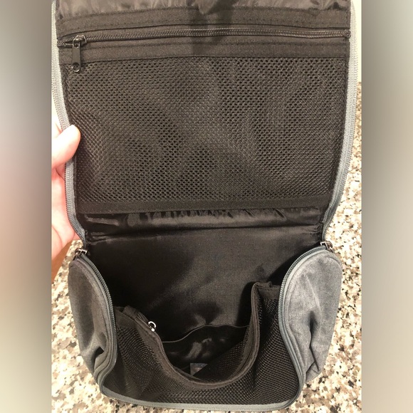 ❤️ Dermalogica Travel Bag - Picture 3 of 5